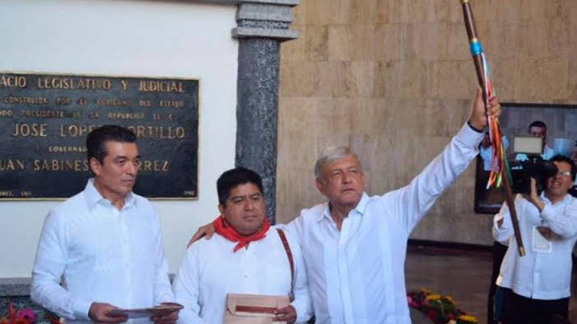 AMLO recibe Bastón de Mando en Chiapas
