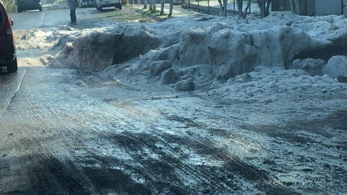 Granizada deja a Guadalajara “sepultada”