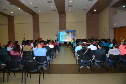 Reciben microempresarios 101 créditos 