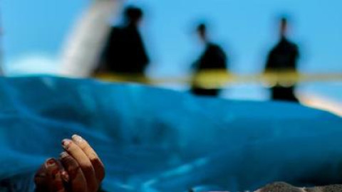 Encuentran mujer muerta dentro de un auto en Dallas