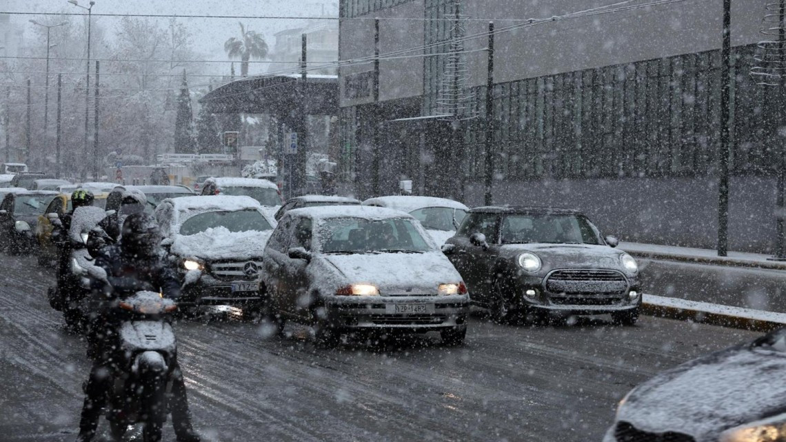 Tormenta de nieve tiñe de blanco a Grecia y a Turquía