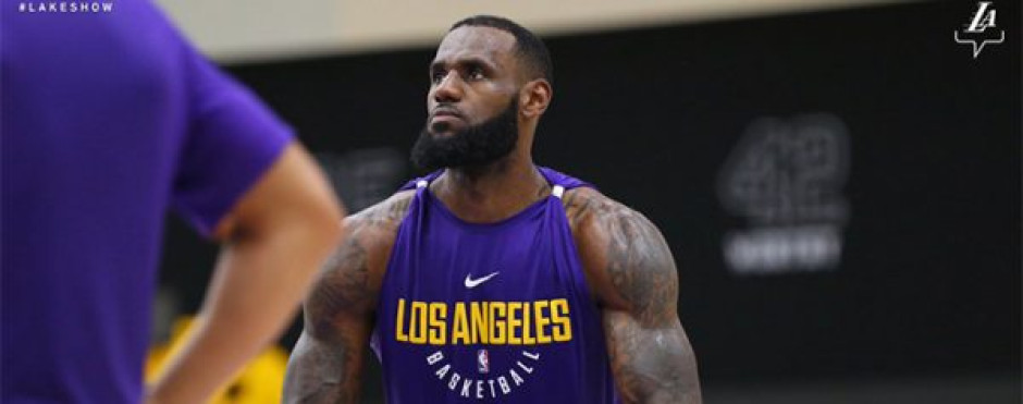 LeBron James ya viste como Laker