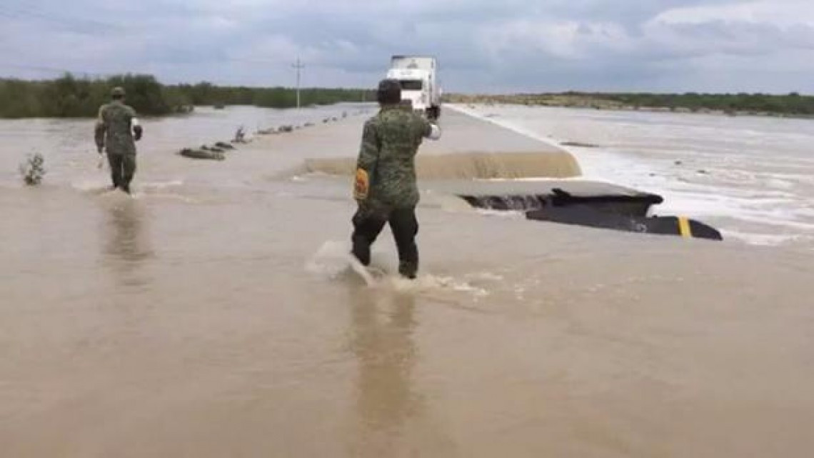 Cierran indefinidamente carretera Nuevo Laredo-Nuevo León