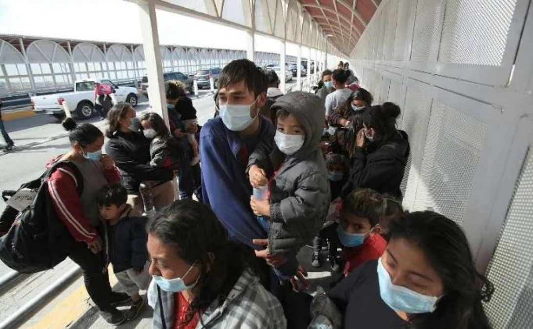 EU albergará a migrantes en hoteles cercanos a la frontera con México 