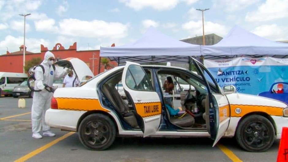 Campaña gratuita de sanitización de vehículos en el DIF Reynosa