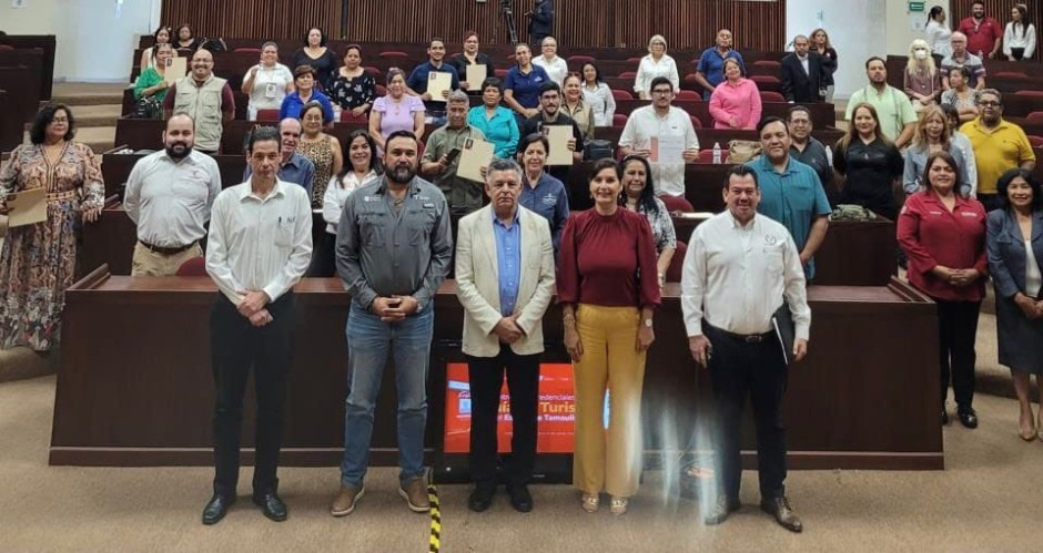 Acreditan diplomado en la UAT 55 guías de turistas en Tamaulipas