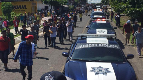 Muere migrante hondureño al caer de tráiler en movimiento