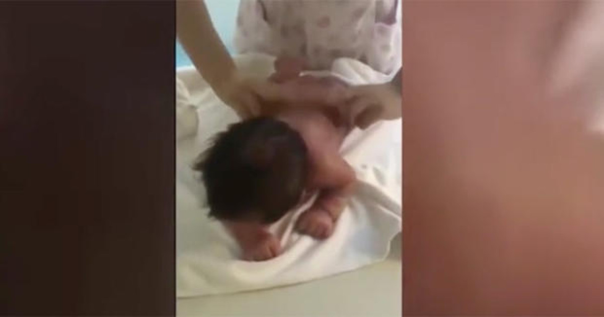 Bebé dice mamá a los 23 días de nacido