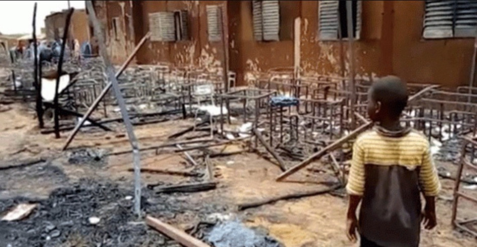 Mueren 22 niños calcinados en incendio de escuela en Níger