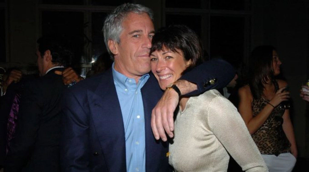 Arresta el FBI a Ghislaine Maxwell, ex pareja de Jeffrey Epstein