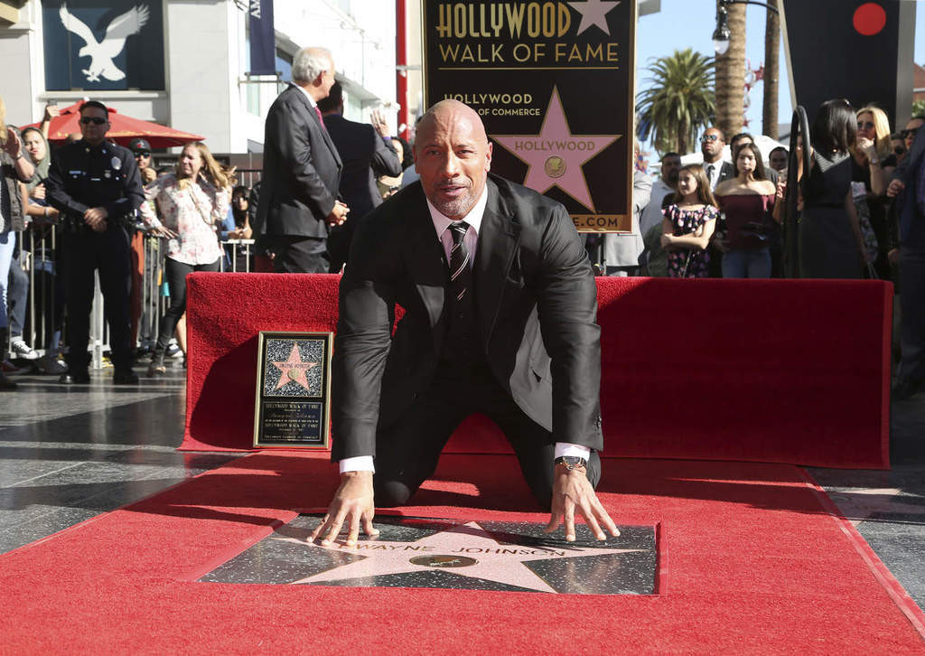 Recibe Dwayne Johnson estrella en Paseo de la Fama
