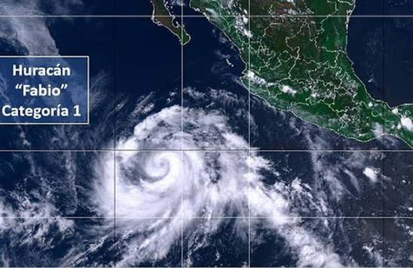 Huracán Fabio, categoría 2, se aleja de costas mexicanas