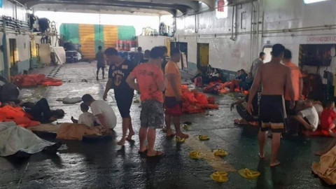 3 muertos y 69 desaparecidos tras incendio de ferry en Filipinas