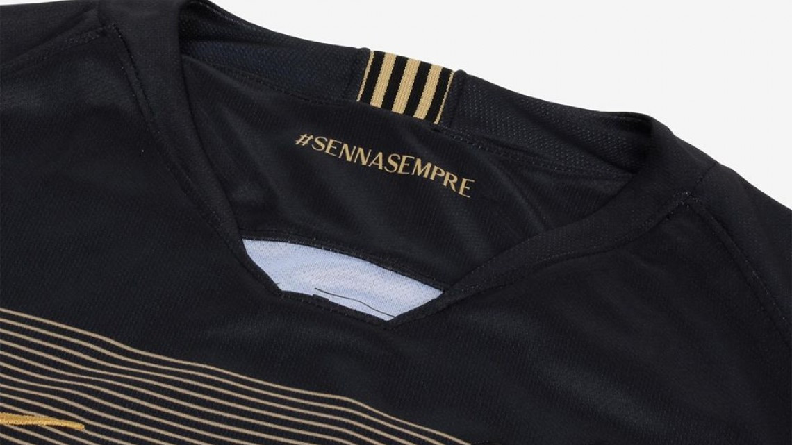 La camiseta del Corinthians en homenaje a Senna