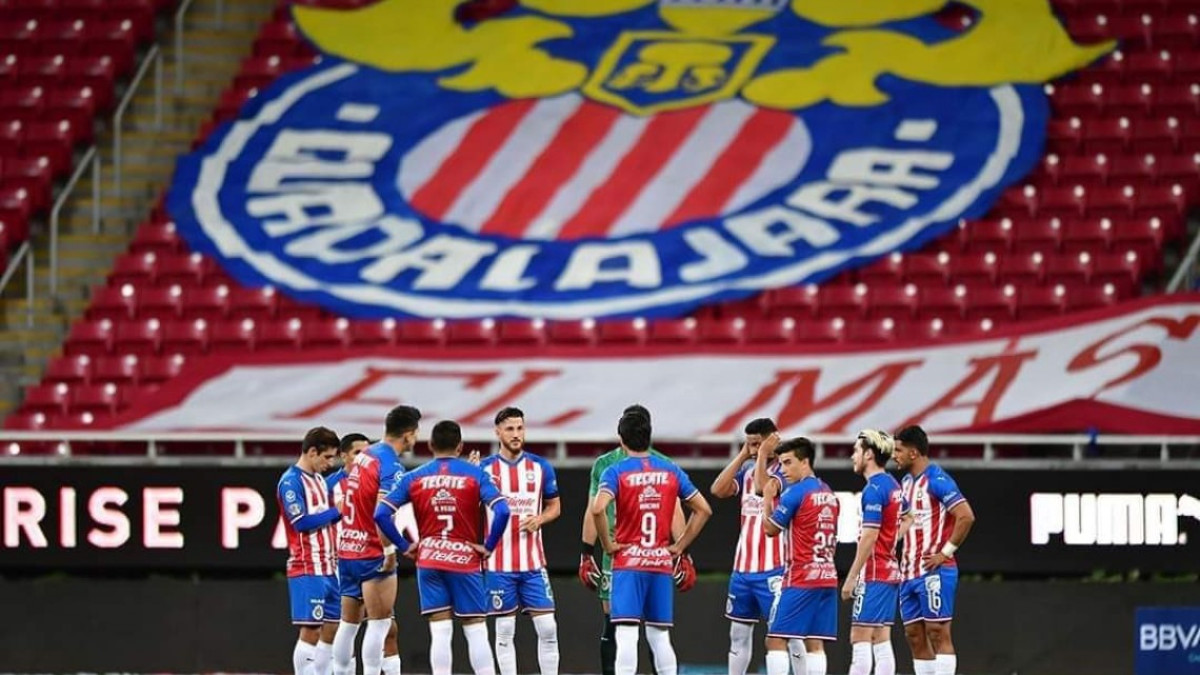 Chivas se impone en el Clásico Tapatío y vence al atlas 2-0 