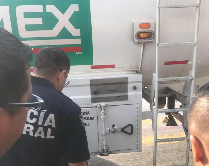 Pemex capacita a elementos de la PF para revisar autotanques