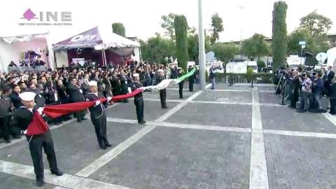 Comienza la jornada electoral con Honores a la Bandera en el INE
