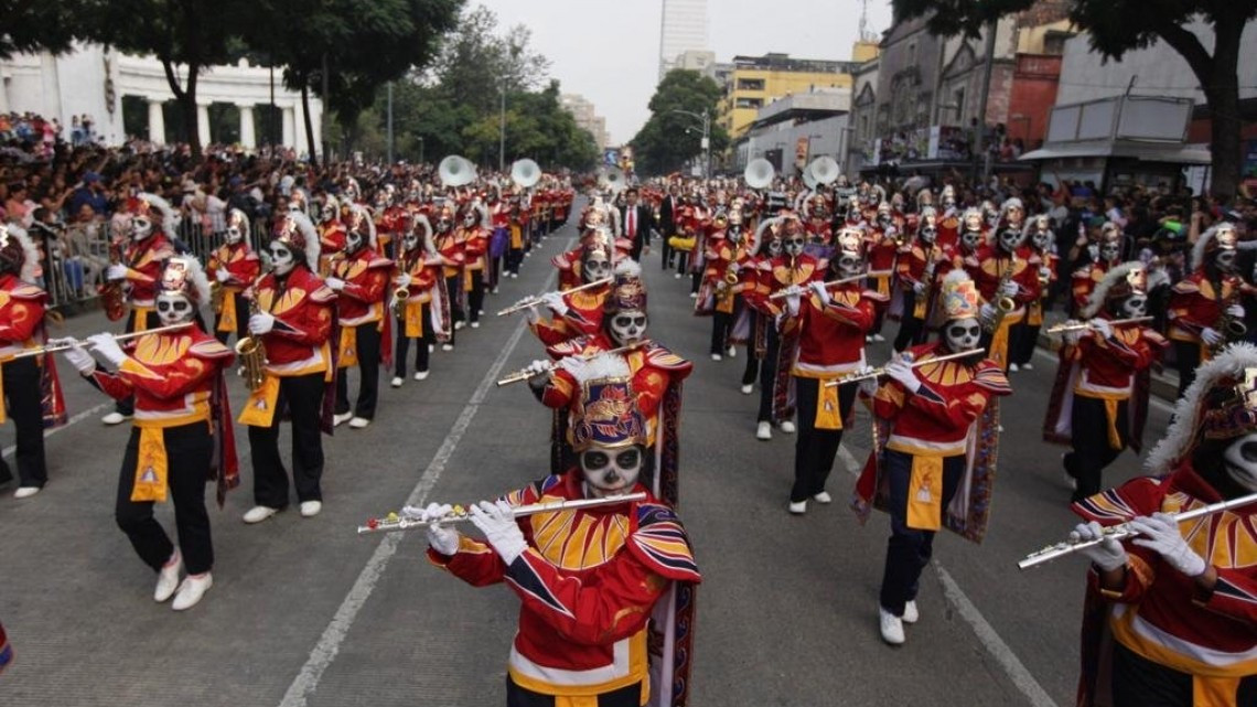 La CDMX se llena de color y tradición con el desfile del Día de Muertos