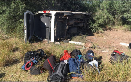 Reporteros que cubrían gira de trabajo AMLO sufren accidente