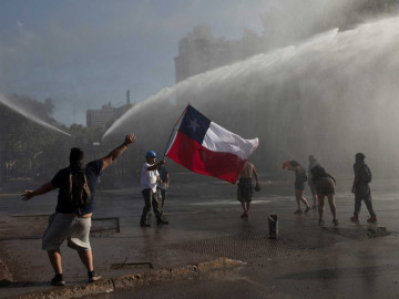 Chilenos convocan a manifestación “Año Nuevo con Dignidad”