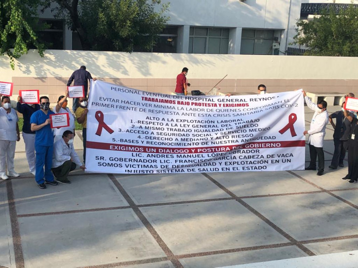 Trabajadores eventuales protestan en el Hospital General