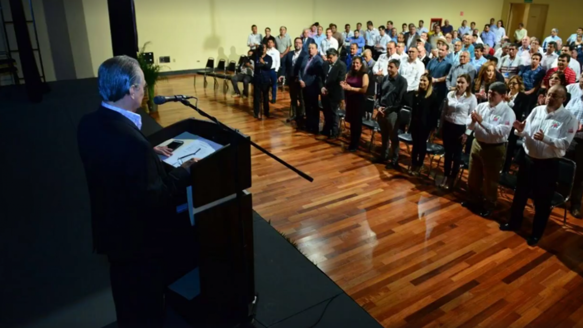 Realizan conferencia sobre hombres en la igualdad de género
