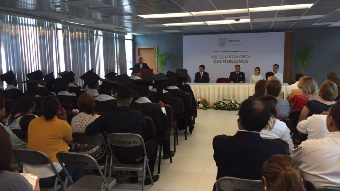 Empleados municipales concluyen primaria y secundaria