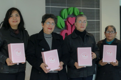 DIF entrega prótesis a Fundación Alma