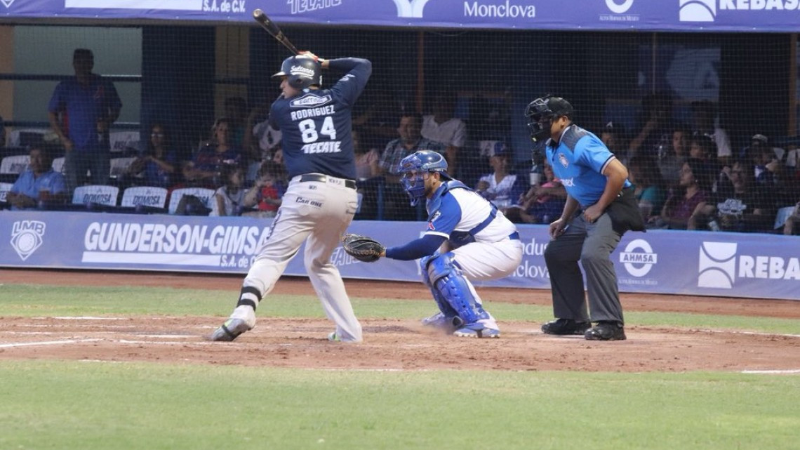 Sultanes vence 10-8 a los Acereros y se coloca 3-1 en play off
