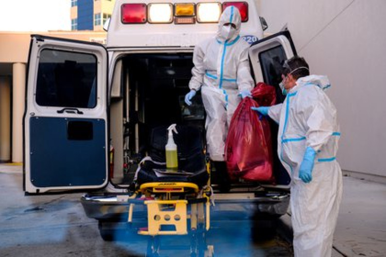 Funerarias sin espacio y hospitales saturados: repunte de COVID-19 en EU