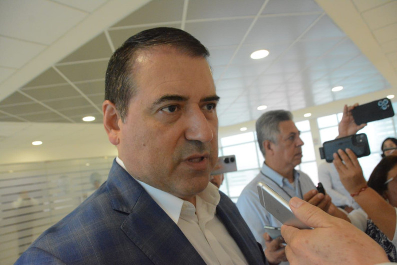 Francisco Cabeza de Vaca conserva sus derechos políticos electorales; puede votar y ser votado