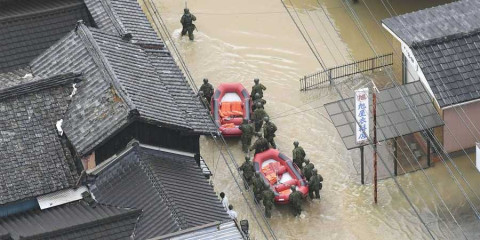 Lluvias torrenciales dejan tres muertos y más de 200 atrapados en Japón 