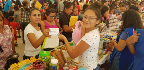 Es Reynosa único Municipio que otorga vales para útiles escolares