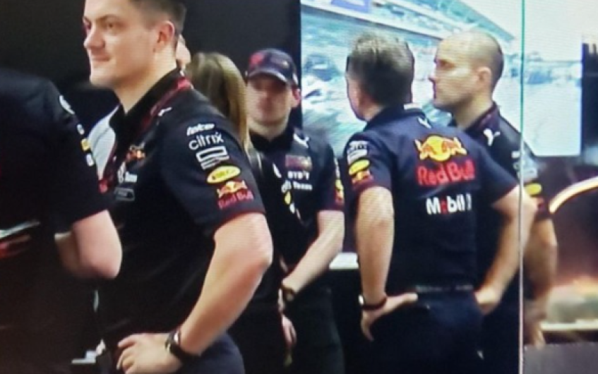 Se lleva Max Verstappen fuerte regaño por desobedecer a Red Bull y no dejar pasar a ‘Checo’ Pérez 