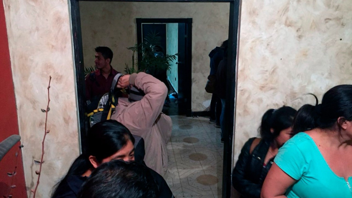 Localizan casas de seguridad con migrantes