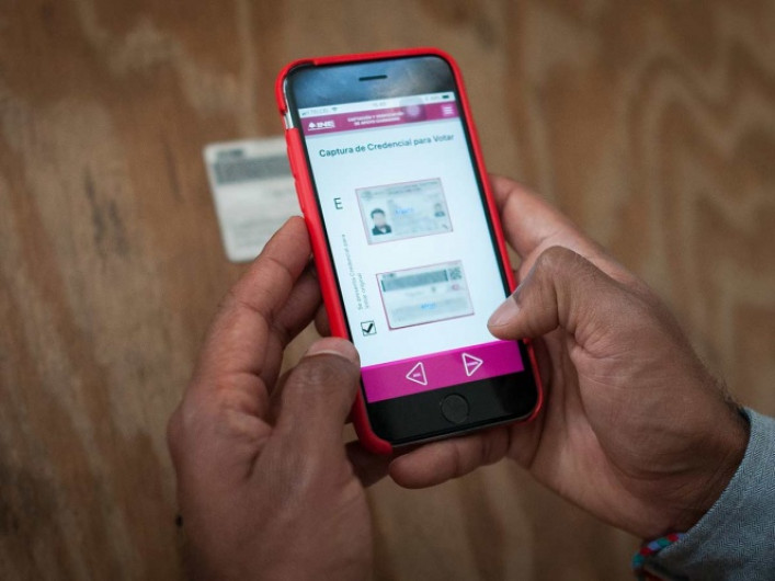 Mexicanos en el exterior podrían ser afiliados a nuevos partidos