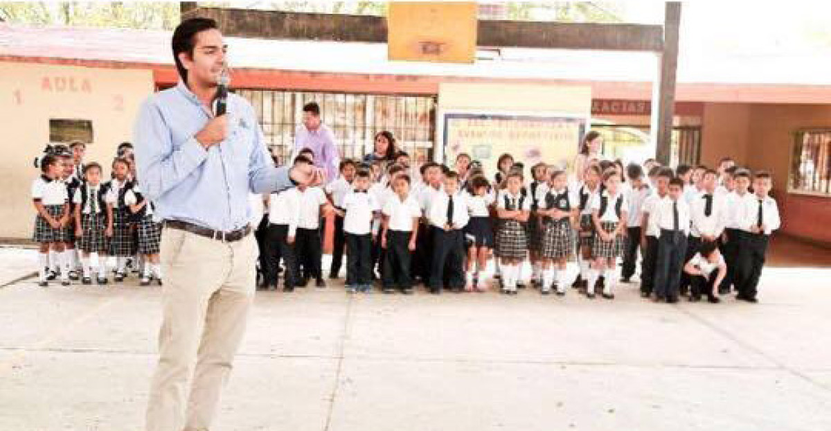 Previene DIF sobre embarazos a menores de edad