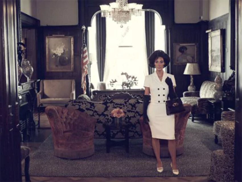 Kim Kardashian posa al estilo de Jackie Kennedy