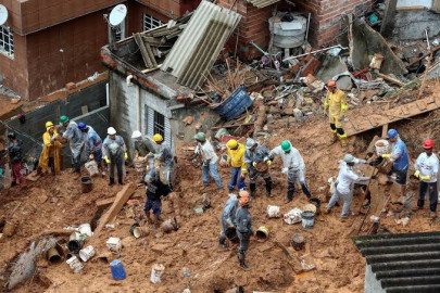 Fuertes lluvias en Sao Paulo dejan al menos 24 muertos