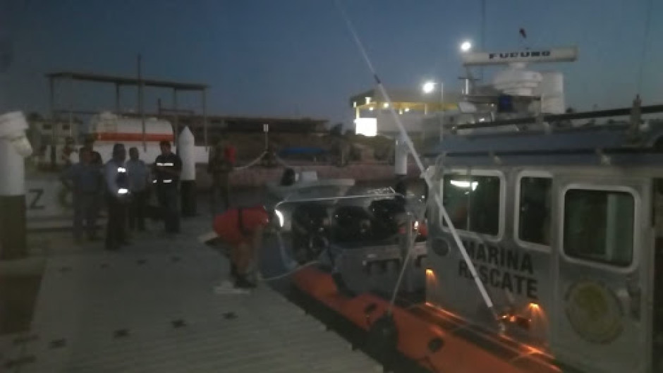 Marina rescata seis personas de accidente aéreo en La Paz, BCS