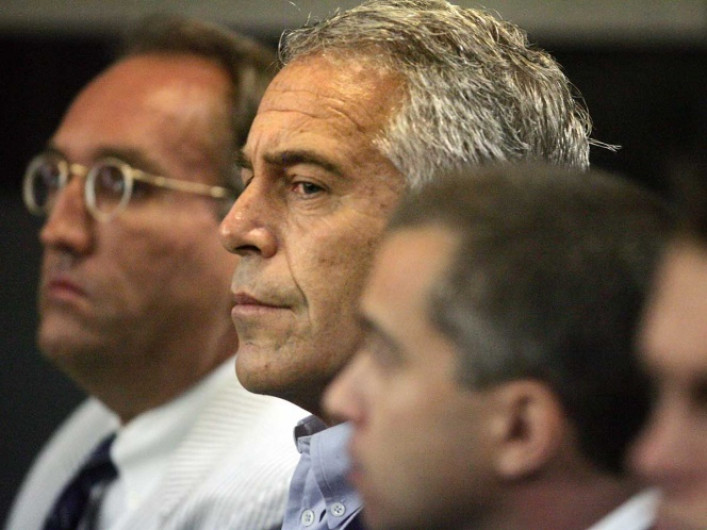 Jeffrey Epstein, arrestado por cargos de tráfico sexual