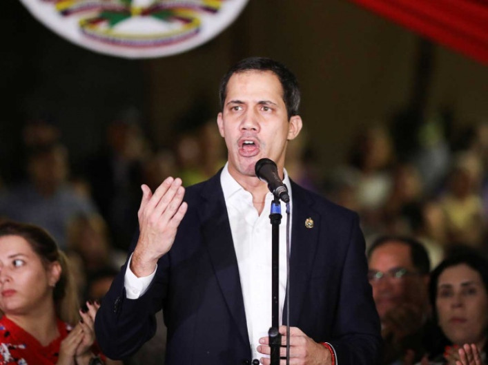 Guaidó denuncia retención de familiar en aeropuerto de Venezuela