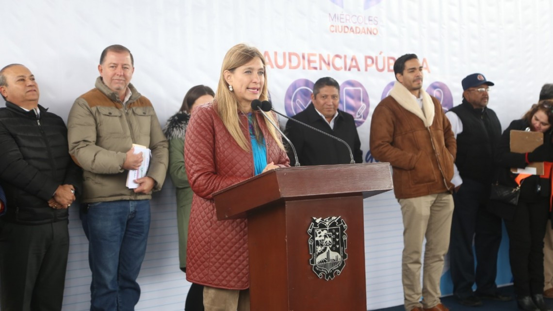 Maki recibe a ciudadanos en Lomas de Valle Alto