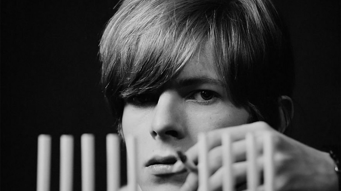 Revelan imágenes inéditas de David Bowie joven