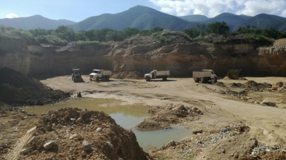 Actividades en banco de materiales de minerales son suspendidas