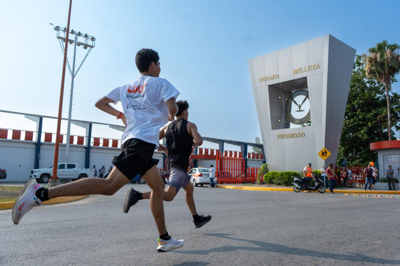 Éxito rotundo en Carrera y Caminata #Familia UAT