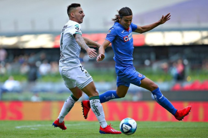 Santos Laguna vence 2-1 a Cruz Azul