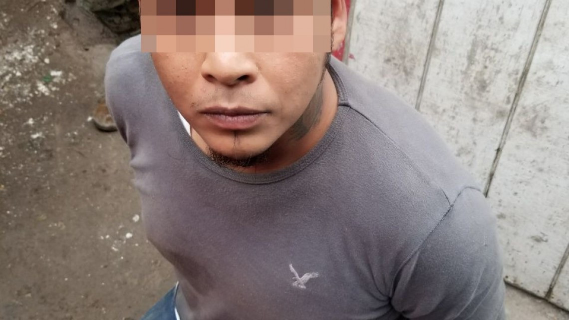 Aseguran camionetas y detienen a presuntos integrantes de grupo delincuente