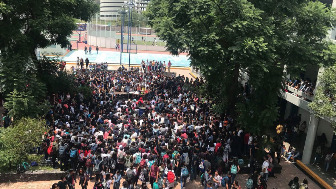 UNAM en paro, estudiantes exigen seguridad y erradicar porros