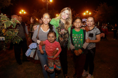 Viven reynosenses mágico desfile navideño